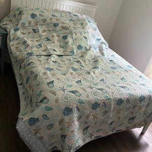 Quilt with shams size king 108x90